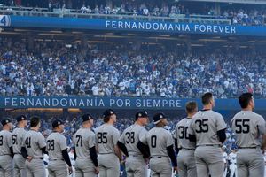 Dodgers despiden a Fernando 'Toro' Valenzuela con 'El Rey' y 'Amor Eterno'