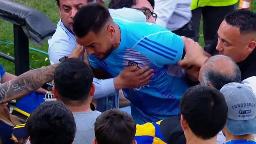 ‘Chiquito’ Romero se enfrasca en bronca contra aficionado de Boca Juniors