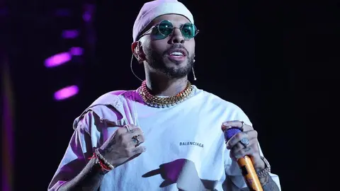 Rauw Alejandro lanzará un nuevo disco ‘Cosa Nuestra’ con la colaboración de Laura Pausini y Bad Bunny