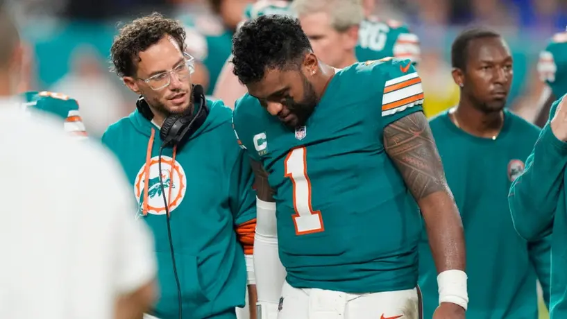 Tua Tagovailova no contempla el retiro de la NFL a pesar de constantes conmociones
