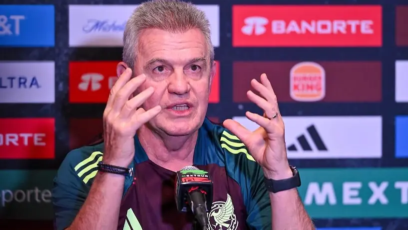 Javier Aguirre confirma titularidad de Santiago Giménez con la Selección Mexicana