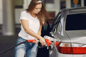 Por esta razón no debes de cargar gasolina con el tanque vacío