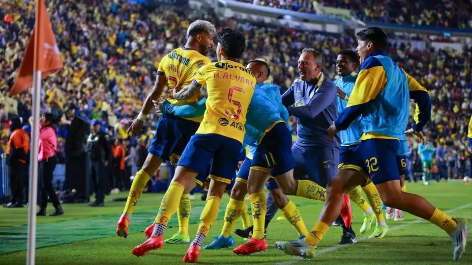 ¡Inspirados! Aficionado le hace corrido al América previo al duelo ante Cruz Azul