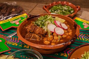 ¿Cuánto cuesta hacer un pozole para tus fiestas mexicanas? Aquí te decimos