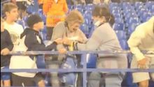 Mujer ‘pelea’ con niño en Argentina por una camiseta de Vélez Sarfield