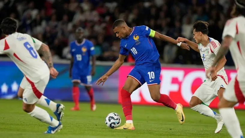 Seleccionados franceses defienden a Mbappé tras una salida nocturna