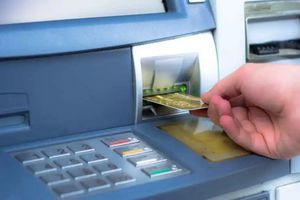 Condusef alerta sobre “tallado de tarjetas” en cajeros automáticos