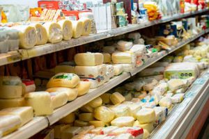 Profeco comparte los pasos clave para diferenciar entre queso real y plástico