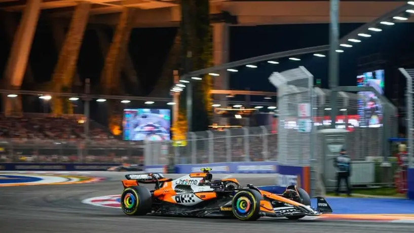 Lando Norris 'aplasta' a Max Verstappen en el GP de Singapur; Checo termina P10