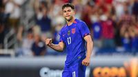 Chivas presume convocatoria de Cowell con USA y la afición ironiza: "El más mexicano"