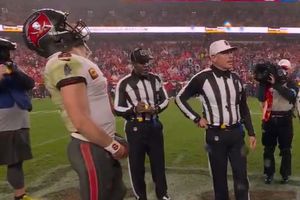 ¡Lo veía venir! La reacción de Baker Mayfield al perder el lanzamiento de moneda contra Chiefs