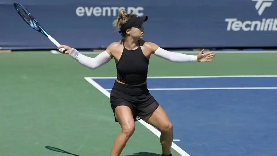 Renata Zarazúa vence a Johanne Svendsen e iguala serie de los Play-Offs de la BJK Cup