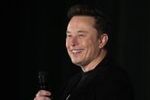 Elon Musk esta interesado en comprar al Liverpool de la Premier League; asegura su padre