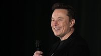 Elon Musk esta interesado en comprar al Liverpool de la Premier League; asegura su padre