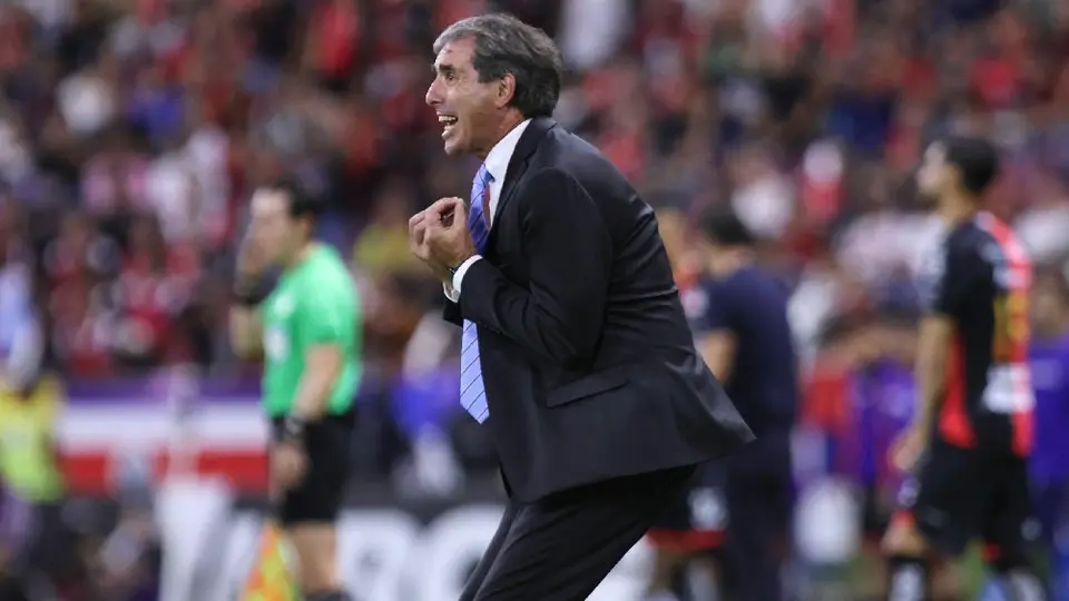 Guillermo Almada no garantiza mantener figuras en Pachuca: “Todos somos vendibles”