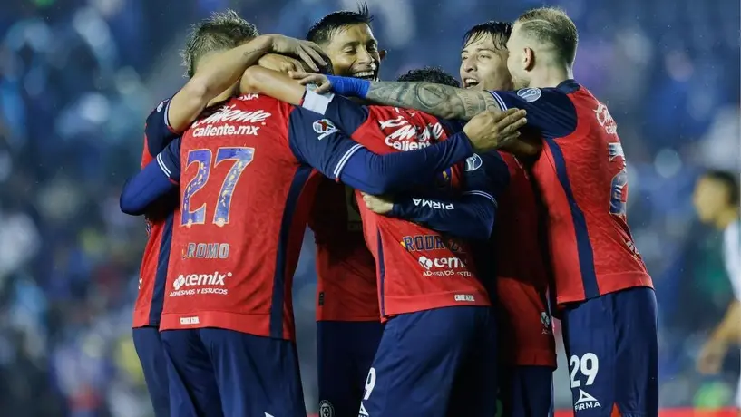 Cuauhtémoc Blanco felicita y le manda un mensaje a Cruz Azul: "En la liguilla se los chin..."