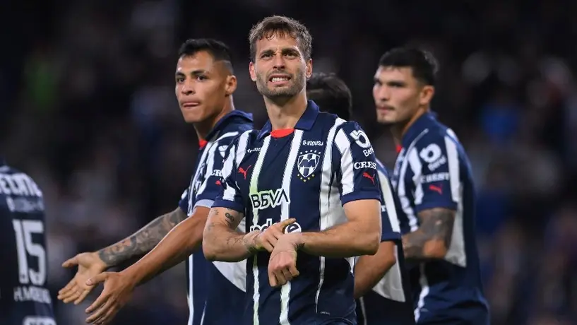 Con penal de último minuto, Rayados sacó ventaja ante Pumas en los Cuartos de Final