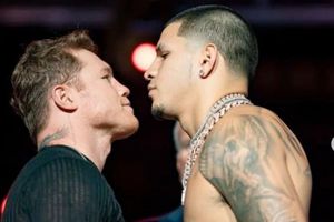 Canelo Álvarez asegura que quiere tumbar a Berlanga antes del octavo round