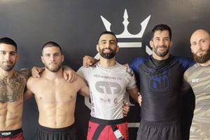 Aleksandre Tuporia se solidariza en Valencia tras el paso de la DANA