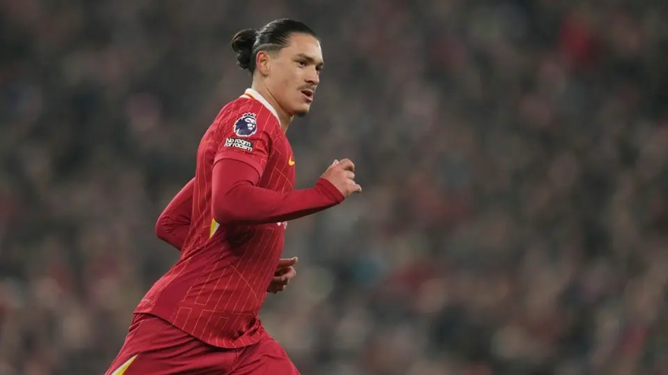 ¡Más líderes que nunca! Liverpool vence al Aston Villa y se afianzan en lo alto de la Premier League
