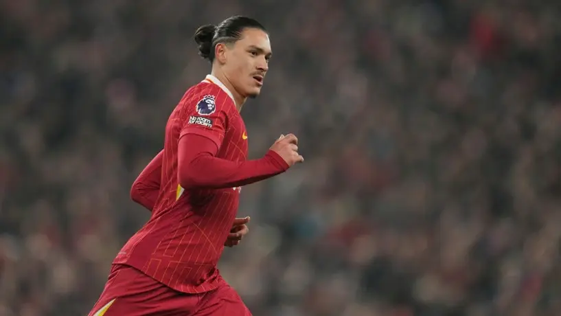 ¡Más líderes que nunca! Liverpool vence al Aston Villa y se afianzan en lo alto de la Premier League