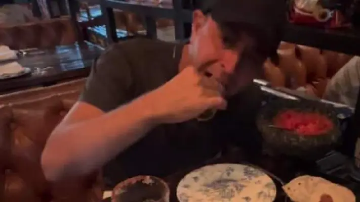 ¡Ya son mexicanos! Xavi Hernández y Núria Cunillera son captados comiendo tacos en México