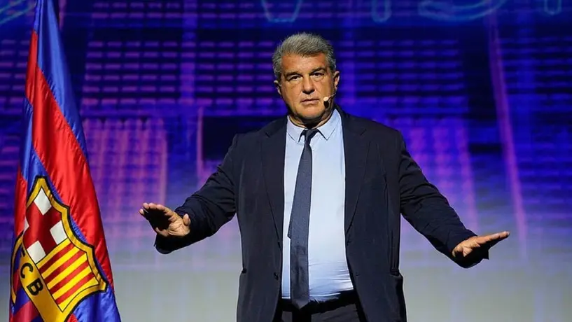 Tras caso Dani Olmo, socios del Barcelona exigen renuncia inmediata de Joan Laporta