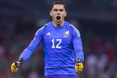 Ángel Malagón se deshace en elogios hacia Guillermo Ochoa y descarta rivalidad