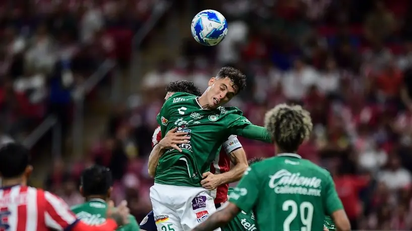 Eduardo Berizzo tras caer ante Chivas: "Estamos en un periodo de adaptación"