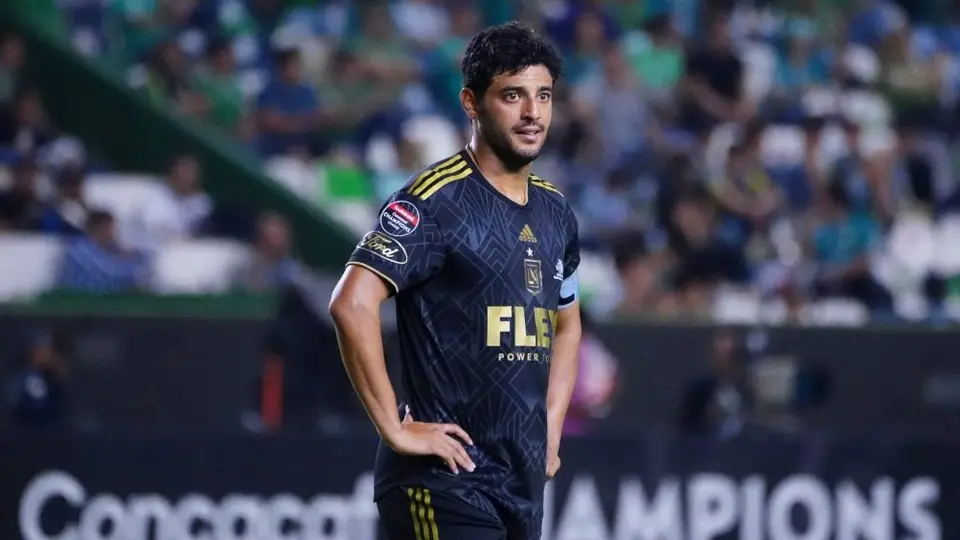 Carlos Vela pierde casa de Los Ángeles por incendios masivos; su esposa asegura que están a salvo
