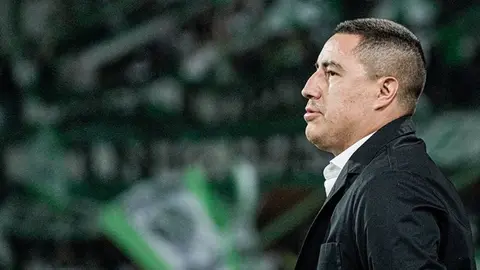 Efraín Juárez lanza 'dardo' a los entrenadores mexicanos: "No hay técnicos referentes"