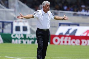 ¿Se aproxima al banquillo? Tuca Ferretti vuelve al Olímpico Universitario