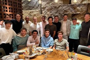 ¡Última cena! Pilotos de F1 se reúnen previo a cerrar la temporada en Abu Dhabi