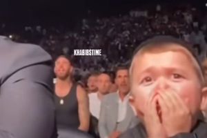 Hasbulla reaccionó en primera fila al nocaut de Topuria a Holloway