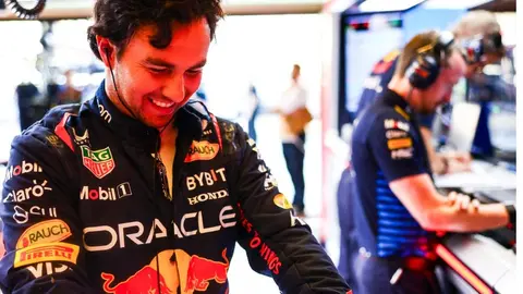 Checo Pérez tras abandono en Abu Dhabi: "Solo sé que tengo contrato para el próximo año"