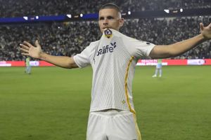 Tigres se interesa por Dejan Joveljic actual jugador del Sporting de Kansas City