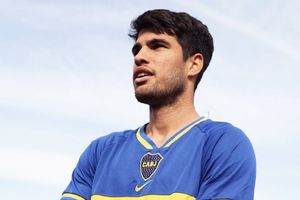 Bostero desde España, Carlos Alcaraz presume con orgullo jersey de Boca Juniors