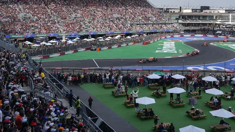 Penalización contra Checo Pérez por salida en falso en el Gran Premio de México