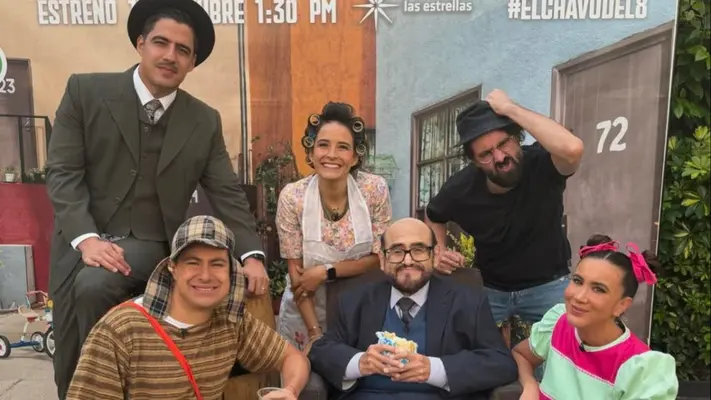 Conductores de TUDN rinden homenaje al ‘Chavo del 8’