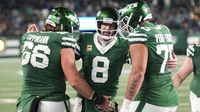 Jets vence 32-20 a Dolphins en actuación histórica de Aaron Rodgers; superó los 500 TD