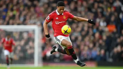 Anthony Martial será nuevo compañero de Orbelín Pineda en el AEK de Atenas