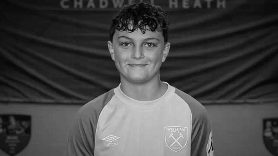 La promesa del West Ham, Oscar Fairs, muere a los 15 años de edad