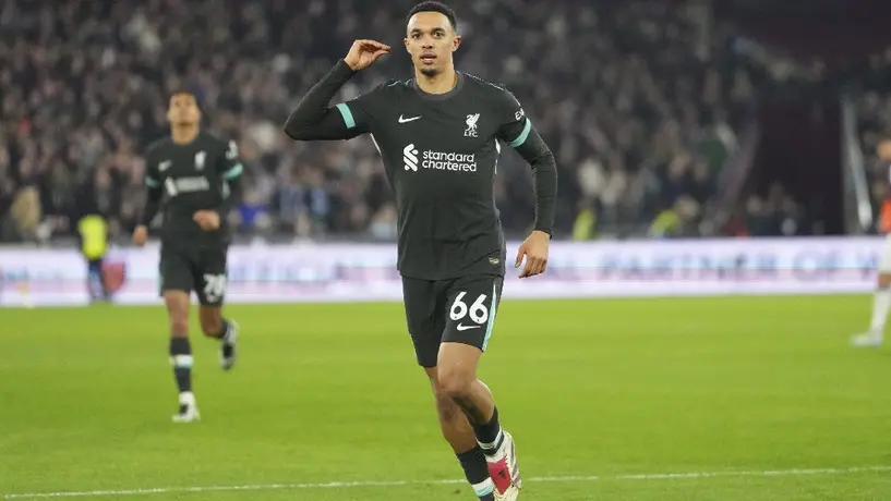 Liverpool aplasta al West Ham con Edson Álvarez como titular