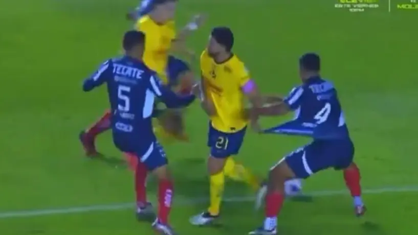 Polémica: ¿Hubo falta de Henry Martín en gol de Fidalgo ante Rayados?