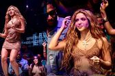 Shakira sorprende a hombre grabándola por debajo del vestido