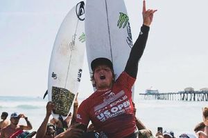 ¡Histórico! Alan Cleland clasifica al Tour Mundial de Surf 2025