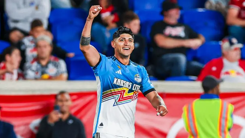 Alan Pulido vuelve a marcar con el Sporting Kansas City ante el New York Red Bull