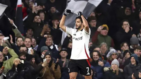 DT de Fulham destaca nivel de Raúl Jiménez: 'La confianza está dando sus frutos'