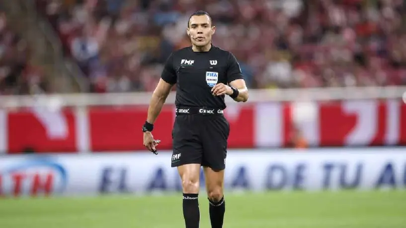 Comisión de Arbitraje regaña al Gato Ortiz por declaraciones sobre el América vs Cruz Azul
