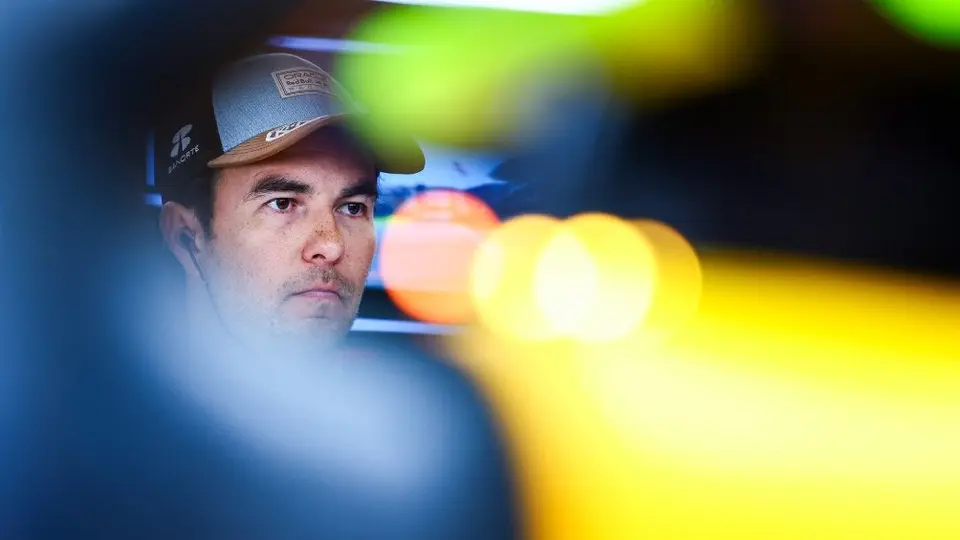 Pide Checo Pérez cambiar el RB20 para clasificación en el GP de Estados Unidos